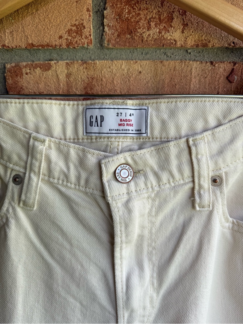 GAP Women's Mid Rise UltraSoft Baggy Wide Leg Jeans in Ecru Beige Neutral 27/4 - Picture 6 of 7